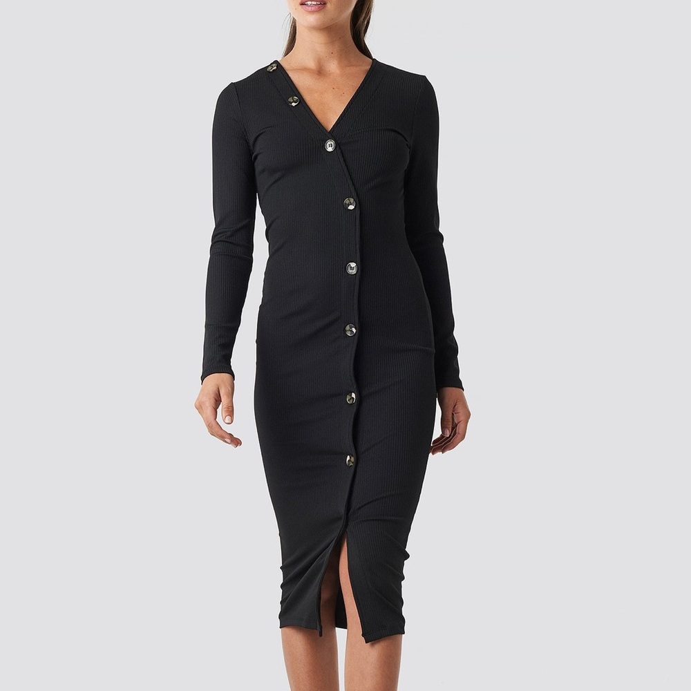 NA-KD V-Neck Ribbed Button Detail Dress in Black
